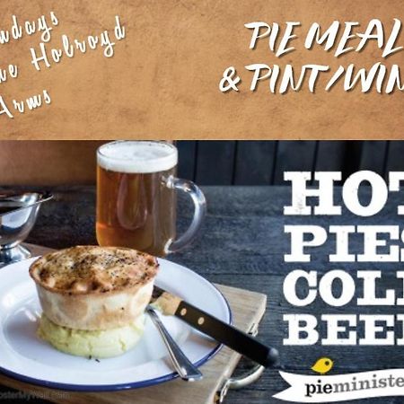 The Holroyd Arms 호텔 길드포드 외부 사진