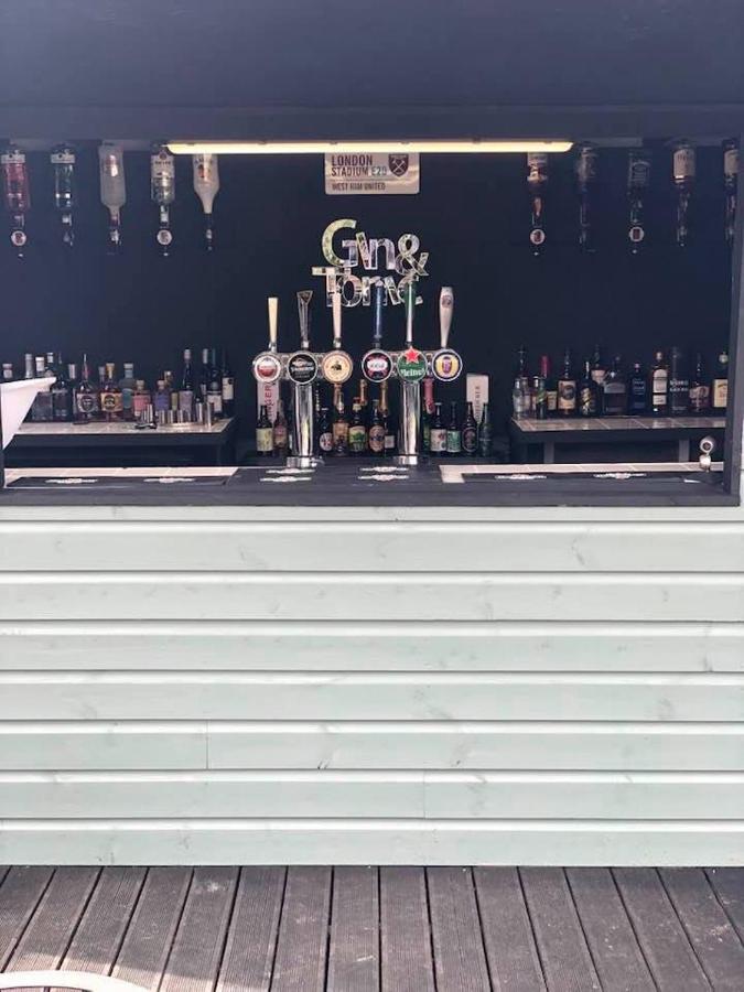 The Holroyd Arms 호텔 길드포드 외부 사진