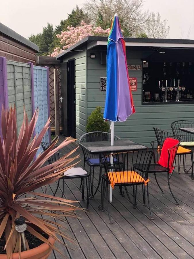 The Holroyd Arms 호텔 길드포드 외부 사진