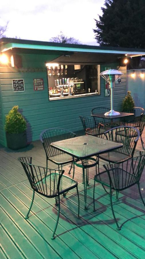 The Holroyd Arms 호텔 길드포드 외부 사진