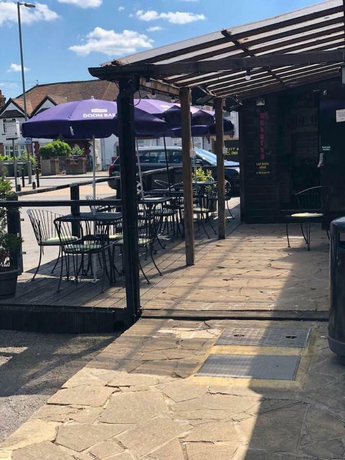 The Holroyd Arms 호텔 길드포드 외부 사진